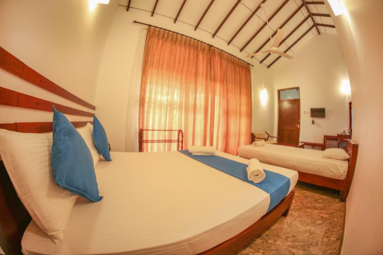 White Rose Beach Resort Marawila Exterior foto